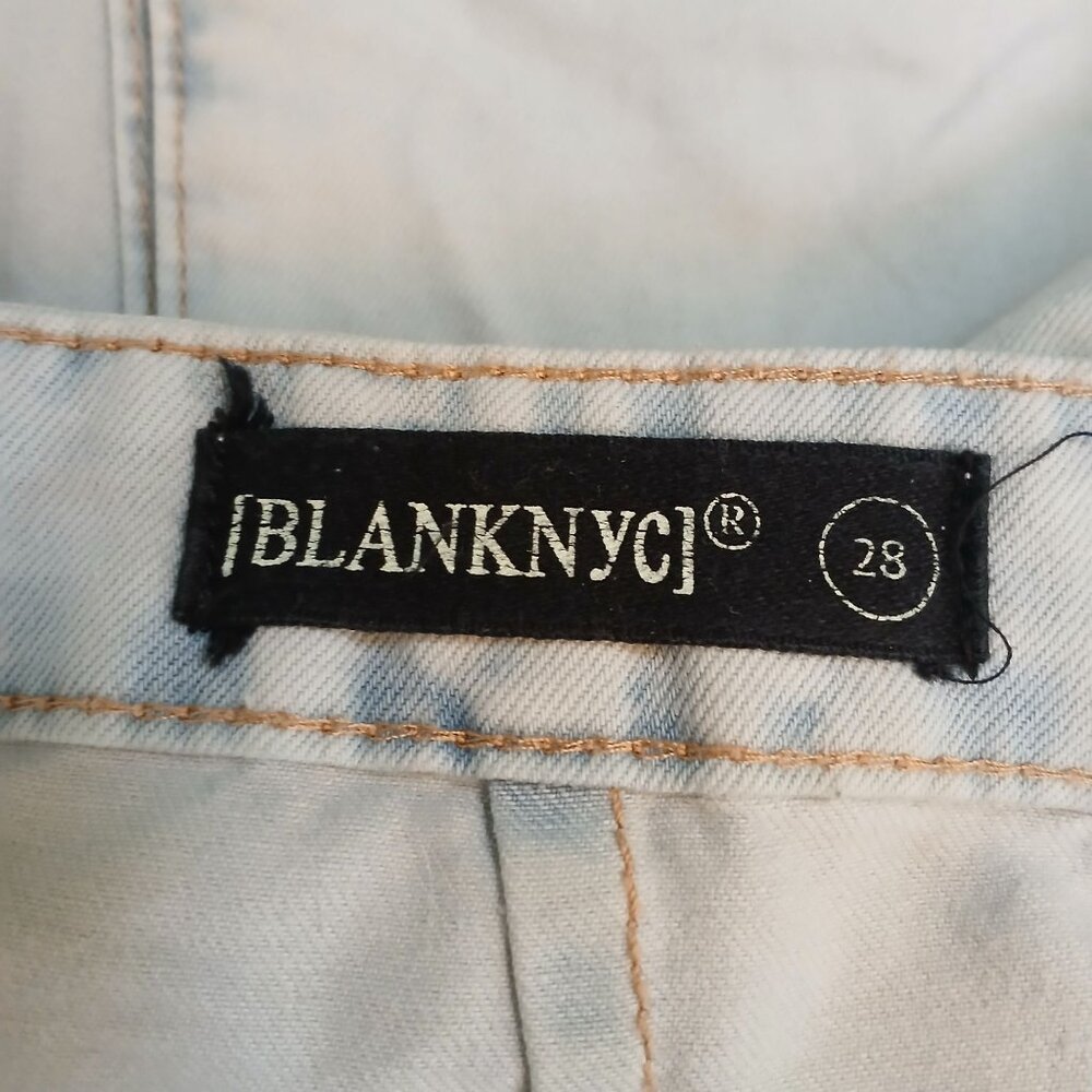 Blanknyc Denim Cargo Jeans Light Blue Wash Size 28 Pockets Distressed NWT #B2 - Picture 3 of 9
